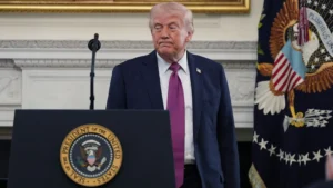 Trump estende a tempo indeterminato il cessate il fuoco con l’Iran su richiesta del Pakistan per abbassare l’intensità del conflitto