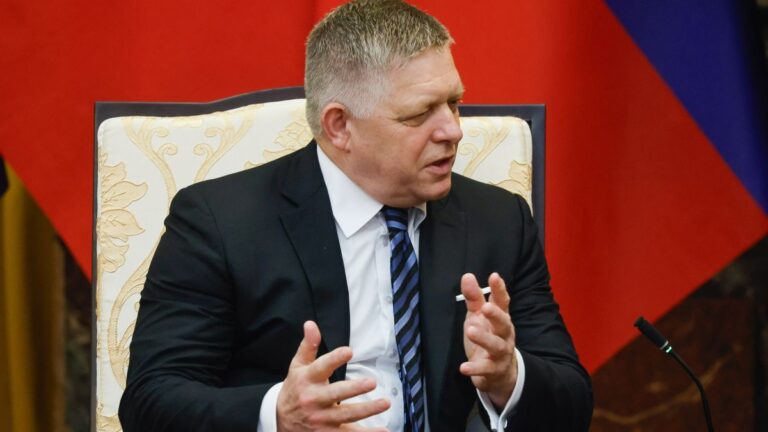 Mosca attacca nel digitale mentre cerca legittimità politica in Europa