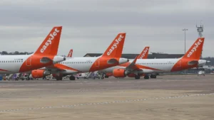 EasyJet indagata in Italia per presunte tariffe bagagli scorrette sulle piattaforme di prenotazione