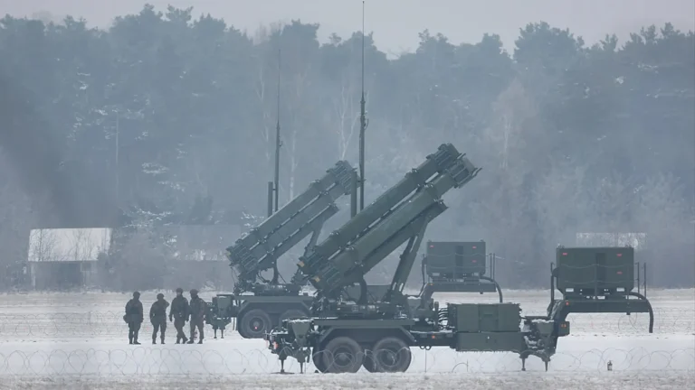 Zelensky chiede a Trump più missili Patriot per la difesa aerea contro gli attacchi russi