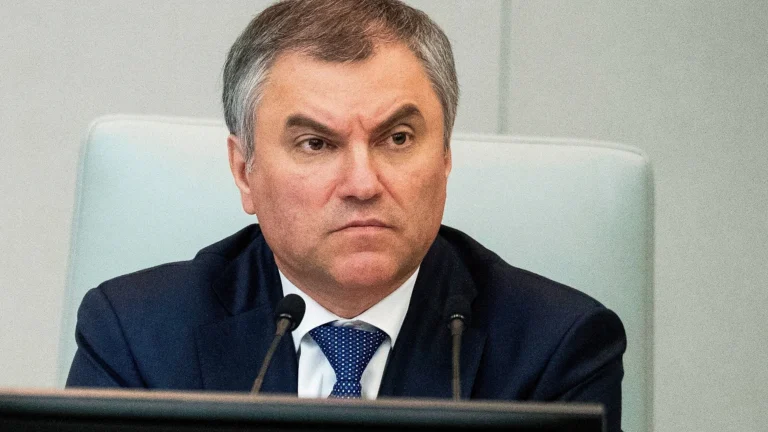 La Russia vuole aumentare le tasse per le persone straniere, compresi i migranti