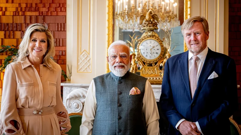 Il premier indiano Modi avvia il tour europeo incontrando i reali olandesi