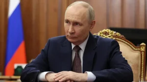 Russia minaccia nuovi raid su Kiev e avverte gli Usa: Lavrov sente Rubio per evacuare l’ambasciata