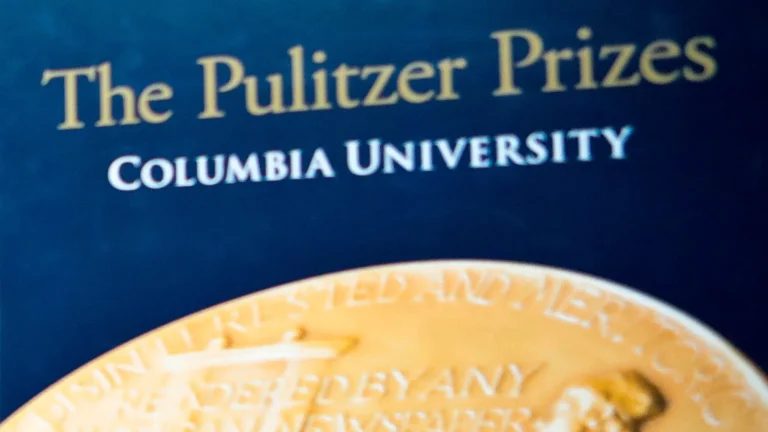 Premi Pulitzer 2026: drammi di guerra sperimentali e il caos di Trump