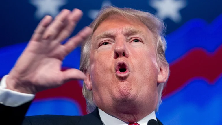 Trump sull’Iran: “Situazione 50-50, o buon accordo o li distruggo”