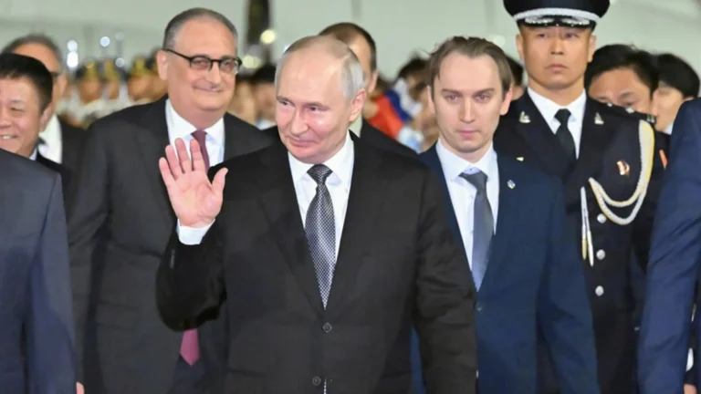 Putin in Cina per colloqui con Xi Jinping: Tra Mosca e Pechino “fedeltà incrollabile”