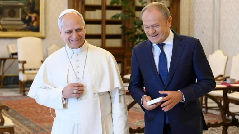 Il premier polacco Donald Tusk a Roma: l’incontro con Meloni e l’udienza con Leone XIV