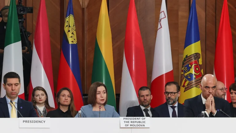 Dal Consiglio d’Europa nuova interpretazione per diritti migranti, Meloni rivendica modello Italia