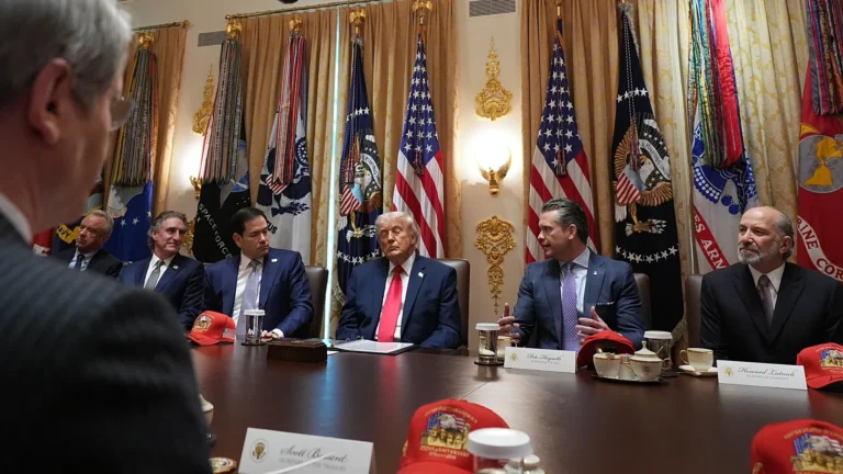 Usa e Iran raggiungono accordo per proroga della tregua e avvio negoziati: Trump valuta il piano