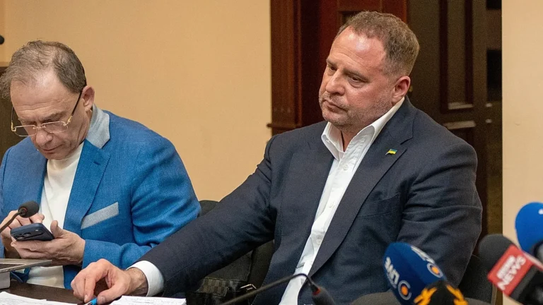 Ucraina: ex capo dello staff di Zelensky Yermak in custodia cautelare