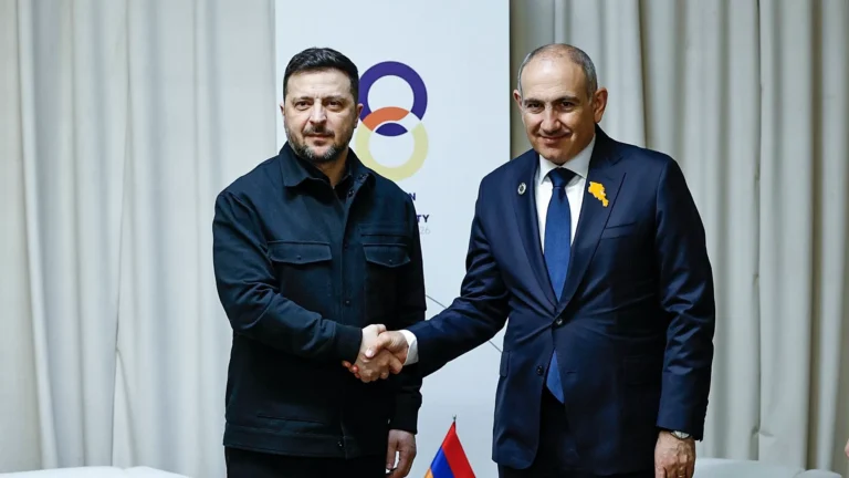 L’Armenia mette alla prova la pazienza di Mosca con la visita di Zelensky e il vertice dei leader Ue