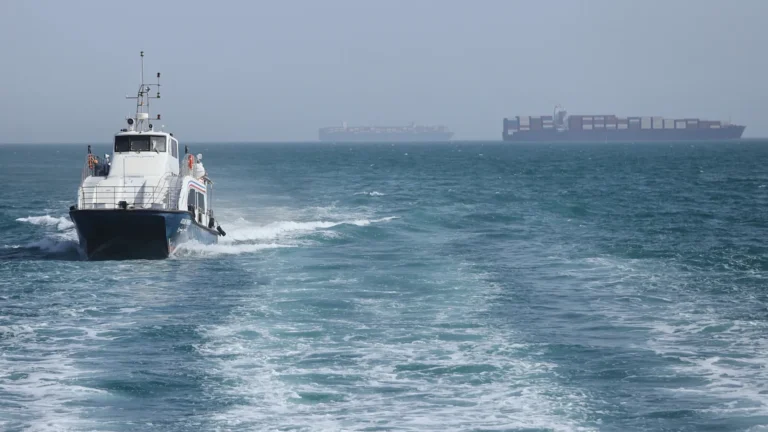 L’Iran avverte l’Europa di non inviare navi da guerra a Hormuz