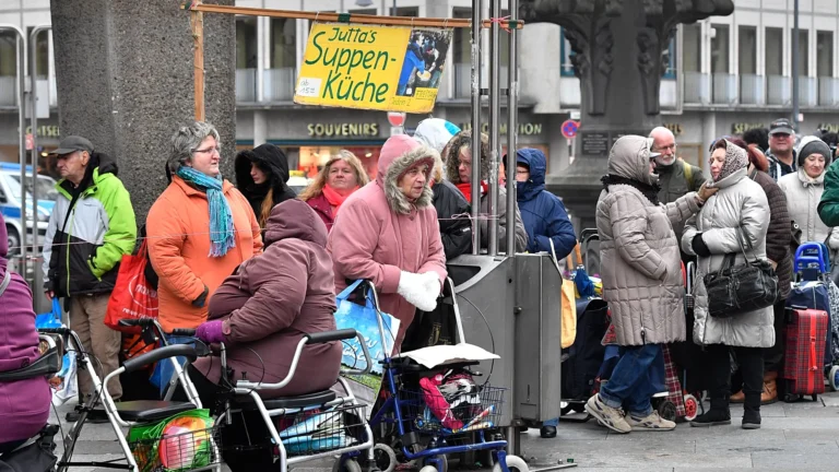 Povertà in Europa: Italia sopra la media UE, forte divario tra regioni e capitali secondo Eurostat