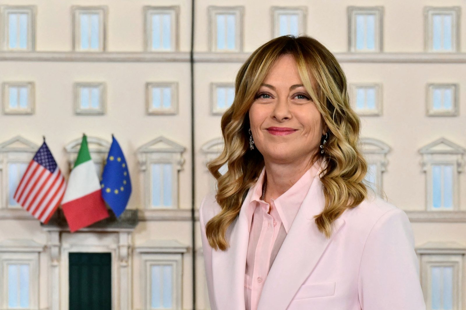 Il governo Meloni il più longevo della storia della Repubblica. La premier: “l’Italia più credibile”