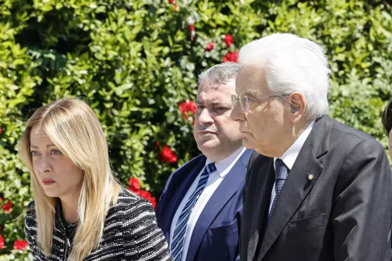 Mattarella ai medici di Modena: ‘Grazie per quello che fate’