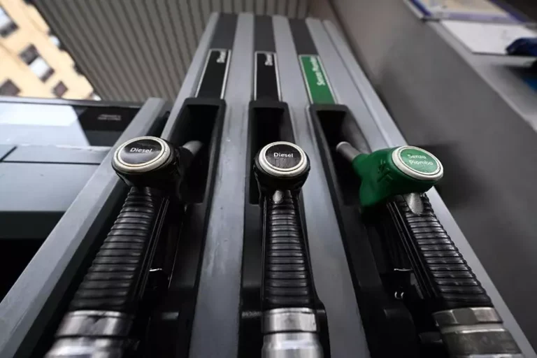 Proroga del taglio delle accise e 300 milioni ai camionisti, sospeso sciopero