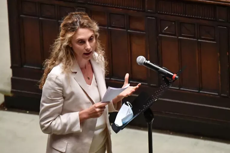 Marianna Madia lascia il Pd: “Con Renzi rafforziamo l’area riformista”