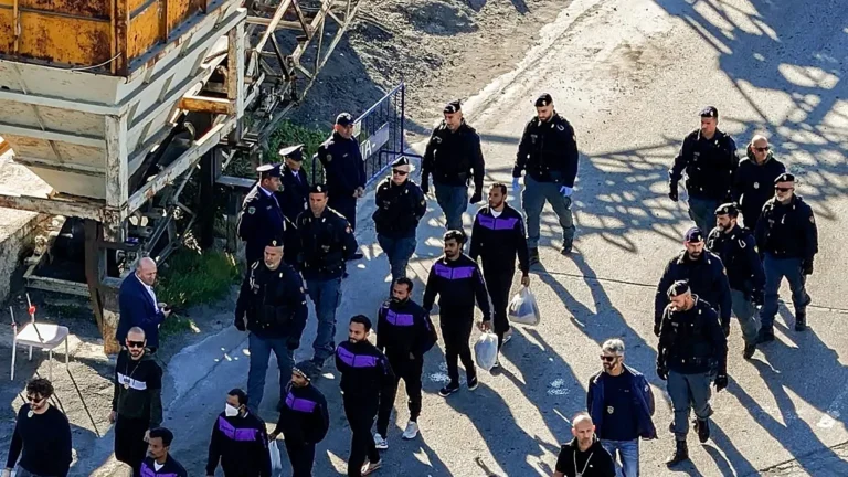 Stretta UE sui rimpatri: accordo per centri extra-europei e regole più dure sui migranti