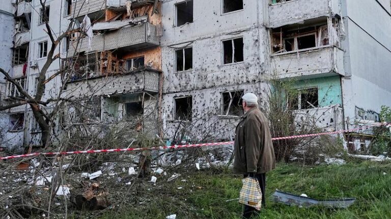Pioggia di missili sulle città ucraine. In Russia attacco a San Pietroburgo, droni sulla città