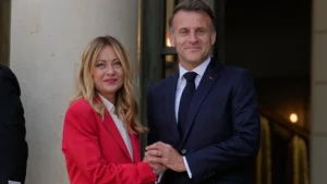 Emmanuel Macron riceverà Giorgia Meloni il 25 giugno ad Antibes, annuncia l’Eliseo