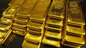 Perché l’oro scende mentre l’inflazione sale: il mito della protezione contro il carovita