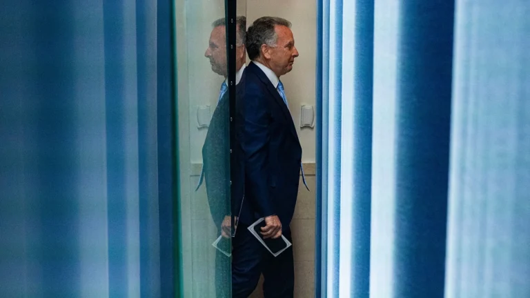 Negoziati Iran-USA ancora incerti: Witkoff verso la Svizzera, atteso anche Araghchi