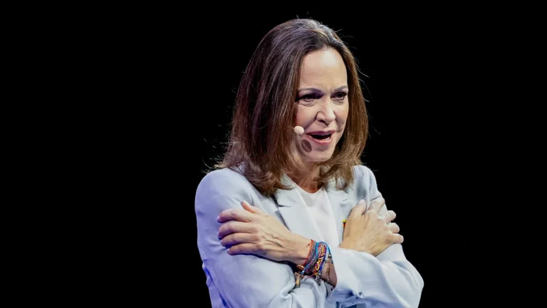 María Corina Machado annuncia che tornerà in Venezuela, ma Trump blocca il suo piano
