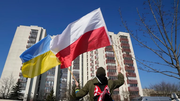 In Polonia espulsi organizzatori di false proteste, così la Russia alimenta l’ostilità anti-Ucraina