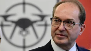 Attacco con droni contro il Bundestag? Il ministro Dobrindt avverte: la minaccia cresce
