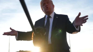 Petrolio in calo dopo l’intesa Trump-Pezeshkian per porre fine alla guerra in Iran