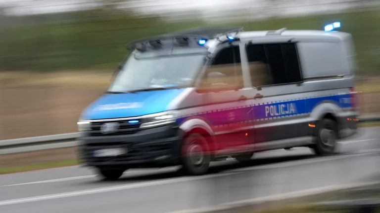 Polonia: macabro ritrovamento di resti umani in un terreno vicino a Rzeszów, forse oltre 100 corpi