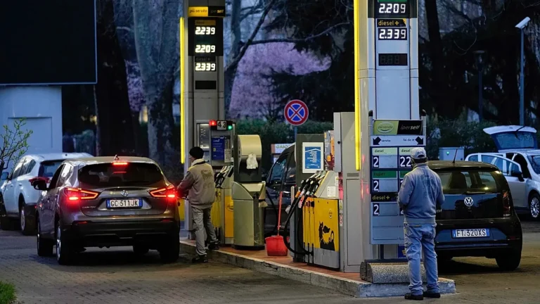Prezzi benzina e gasolio: il governo proroga il taglio delle accise in Italia fino al 3 luglio