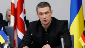 Il ministro della Difesa ucraino alla Russia: la Crimea sarà isolata