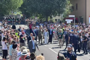 Meloni sfila al raduno degli alpini del Triveneto a Gemona