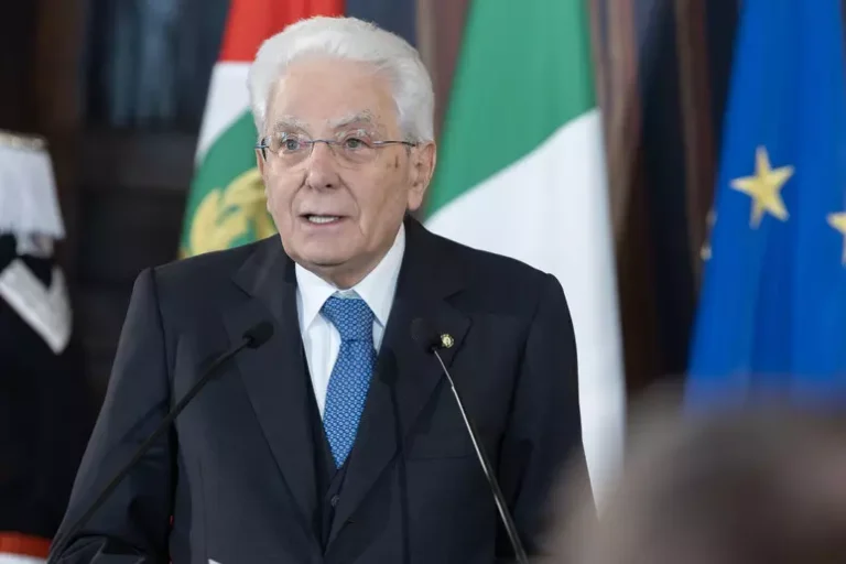 Mattarella: ‘Il 2 giugno 1946 gli italiani segnarono la svolta nel Paese’