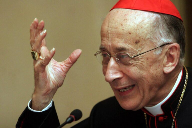 Il Papa celebra con 34 cardinali i funerali di Camillo Ruini in San Pietro: “Ha servito il Vangelo”