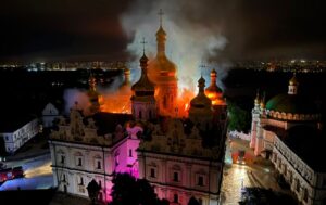 Massiccio attacco russo su Kiev, diversi morti, 140mila al buio