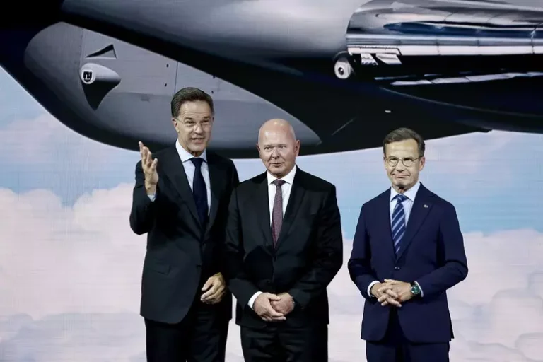La Nato acquista 10 nuovi aerei di sorveglianza dalla svedese Saab