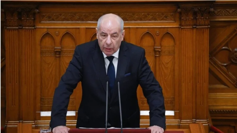 Ungheria, Sulyok Tamás firma la modifica costituzionale, fine del suo mandato