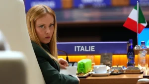 L’Italia sospende il trattato di Schengen con la Spagna: chiuse frontiere aeree e marittime