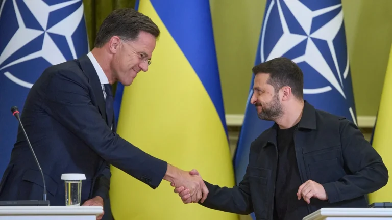 L’Ucraina chiede ai partner della NATO più difesa aerea dopo il duro bombardamento russo