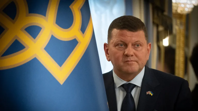 L’ex comandante in capo ucraino Zaluzhnyi probabile candidato alla presidenza