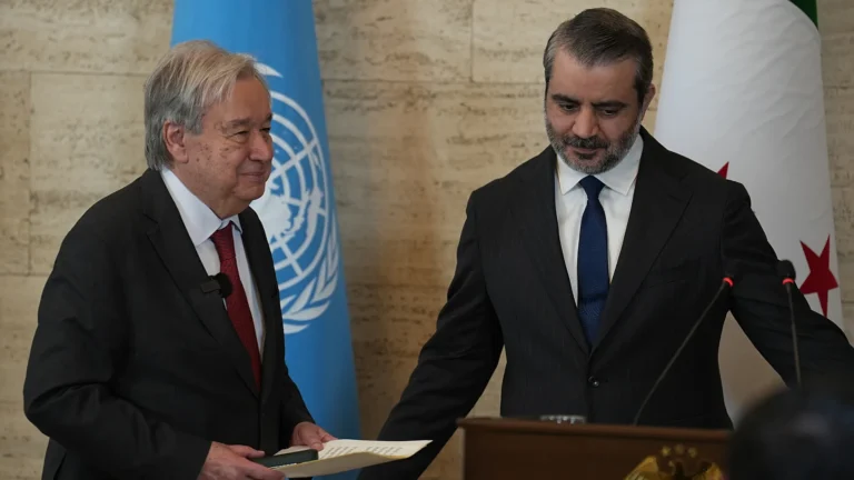Secondo giorno di Guterres in Siria: stop a tutte le sanzioni contro Damasco