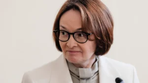 La Banca centrale russa taglia crescita PIL a zero e prevede inflazione in aumento