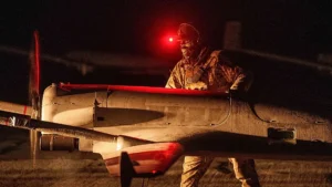 Ucraina colpisce grande raffineria russa a 2.500 km dal confine