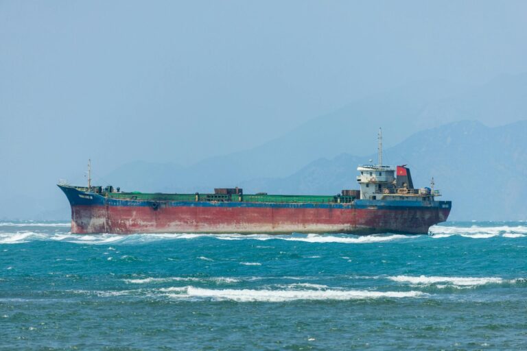 La flotta fantasma del Cremlino: come Mosca ha spiato dal mare le basi nucleari della NATO