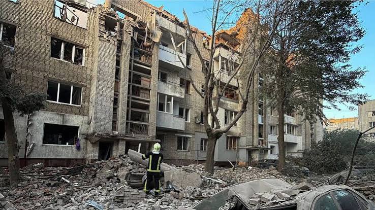 Allarme di Zelensky: pochi missili di difesa aerea, otto morti in Ucraina