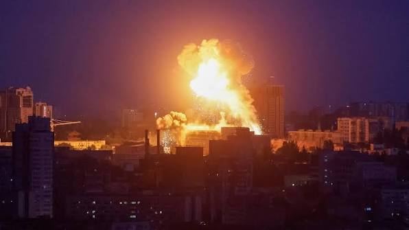 Ucraina: oltre 40 missili balistici e ipersonici russi su Kiev nella notte
