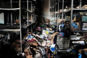 L’incendio del magazzino a Riga testimonia l’espansione delle divergenze ibride russe in Europa