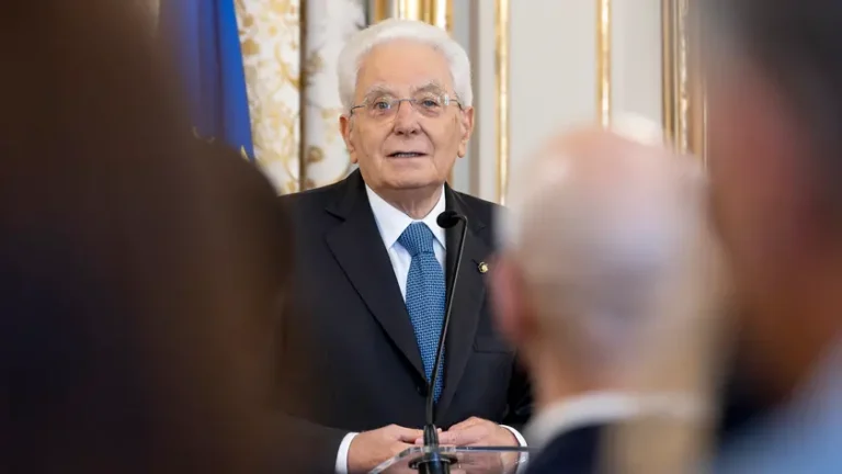 Mattarella a Trump, essenziale lavorare insieme per la pace